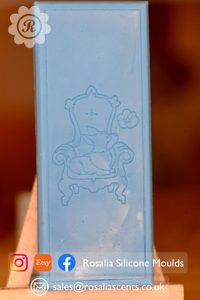 Corgi on the Throne Snap Bar Mould