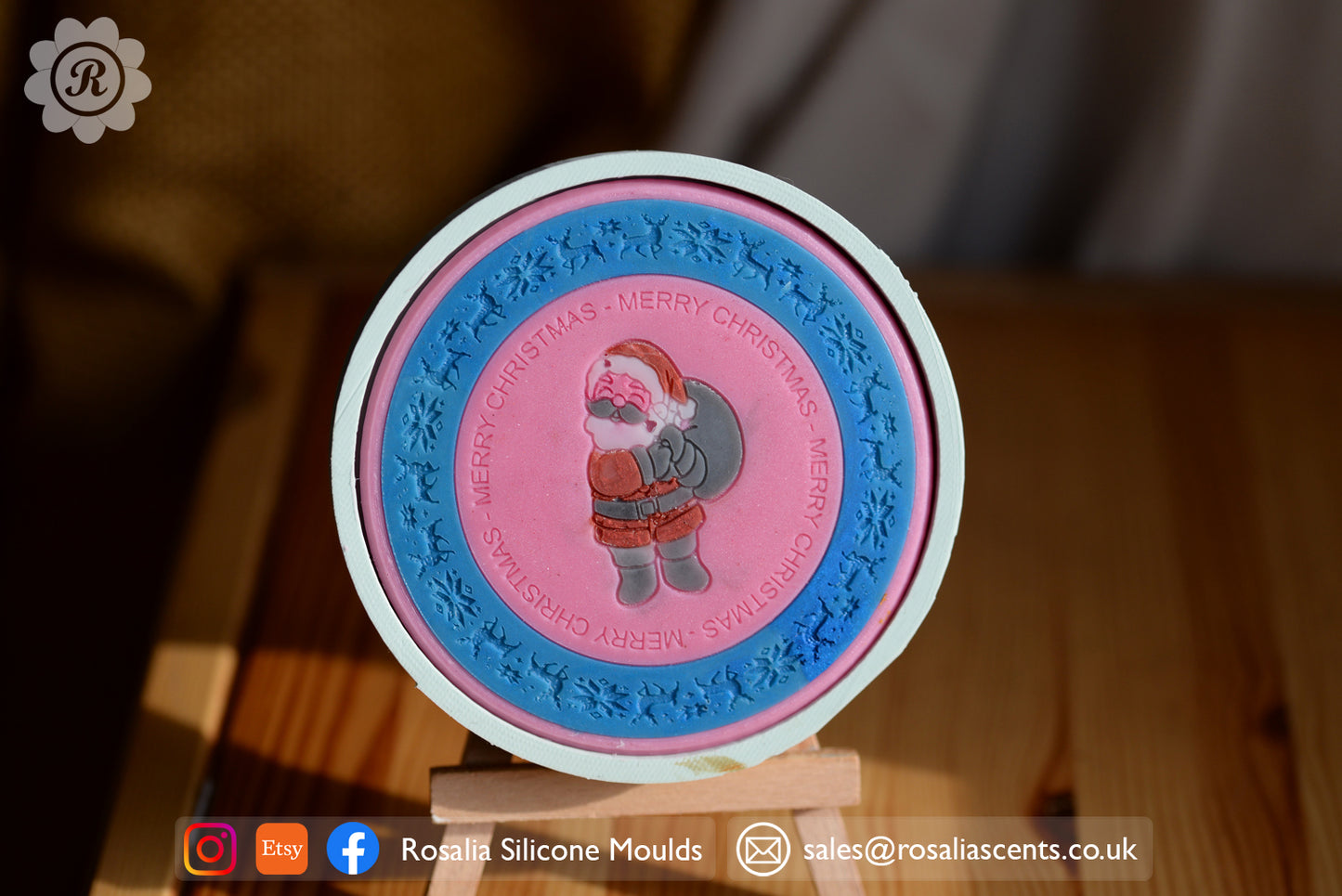 Merry Christmas with Santa Round 100mm Snap Bar