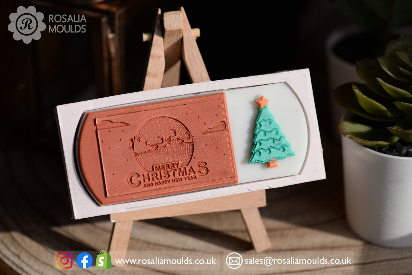 Christmas "Santa Sleigh" with 3D Christmas Tree Curved Snap Bar Mould