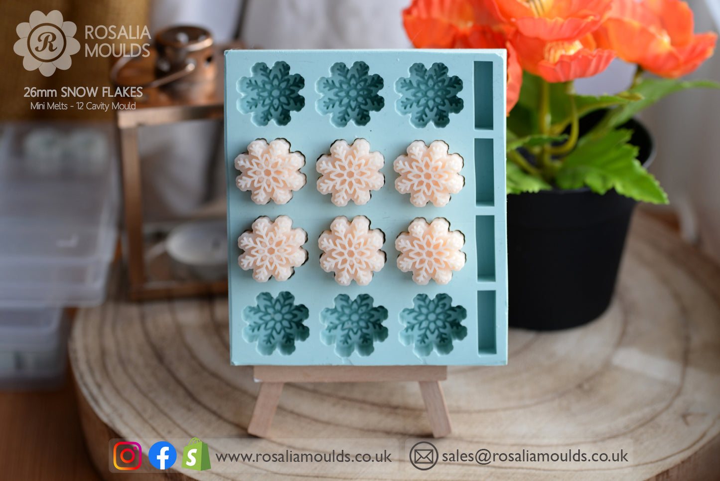 Christmas 'Snowflakes' Larger 26mm Size - 12 Cavity Wax Melt Mould