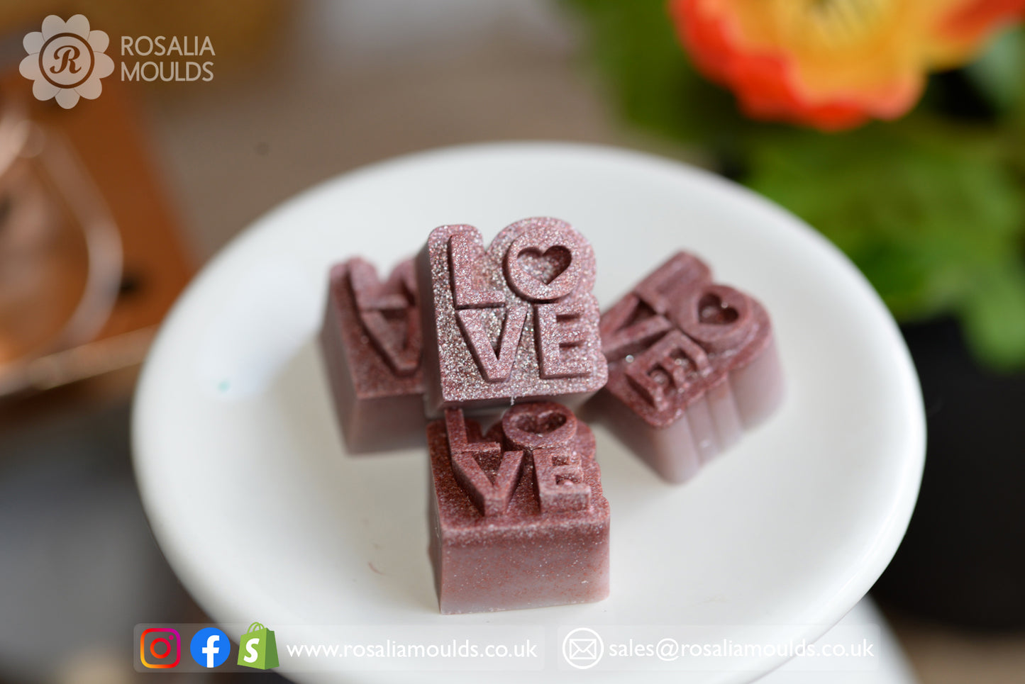 'LOVE' 10 Cavity Wax Melt Mould