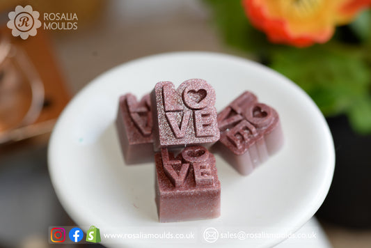 'LOVE' 10 Cavity Wax Melt Mould